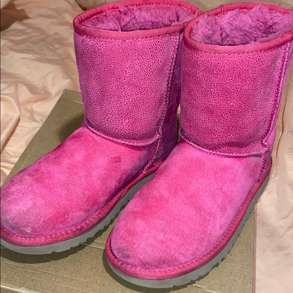Girls pink glitter uggs